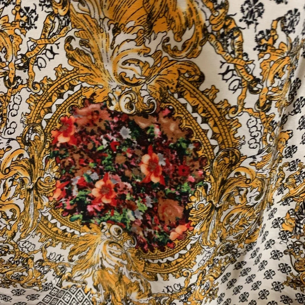 Boutique Top - Picture 4 of 4